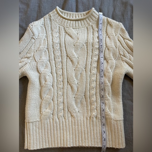 Cable knit sweater from Banana Republic - Picture 10 of 12